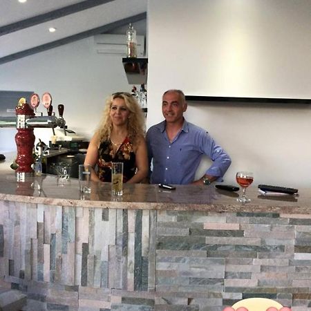 Hotel Restaurant Le Mistral Peipin Kültér fotó